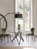 Circe dining table